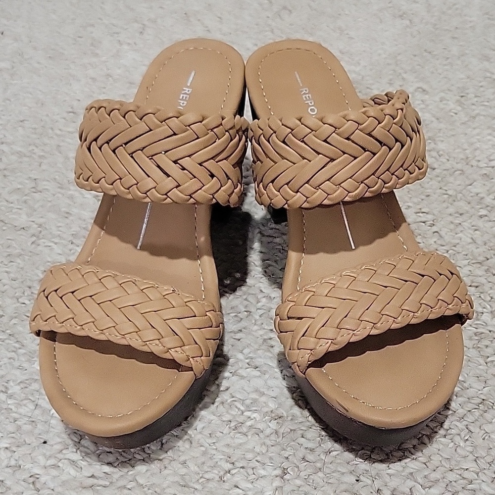 REPORT tan heeled sandals. Soft braided straps. Chunky heel. Size 6. - Picture 2 of 8